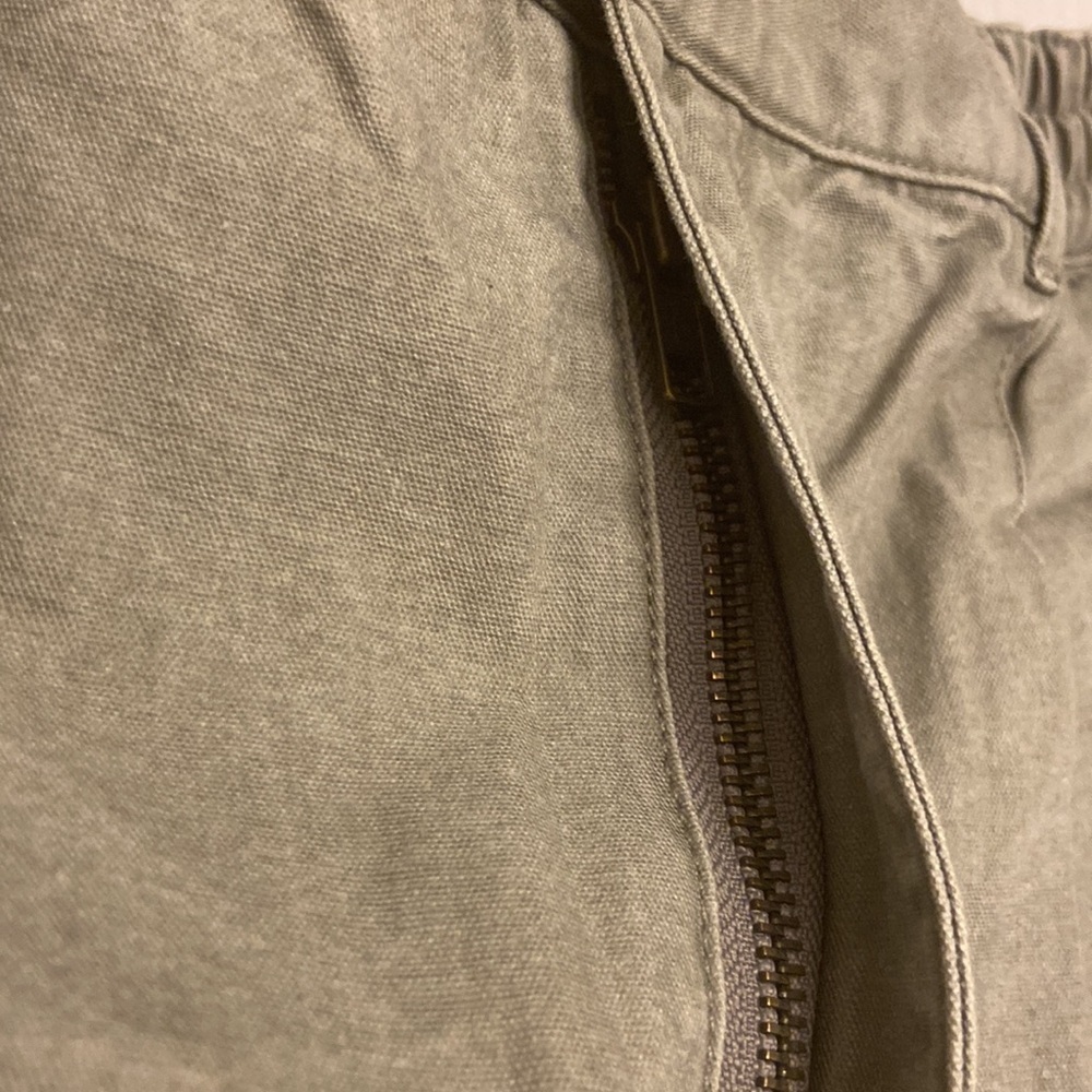 Cabela’s Dark Khaki Pull On Elastic Sides Organic Cotton Shorts Size Medium. - Picture 7 of 8